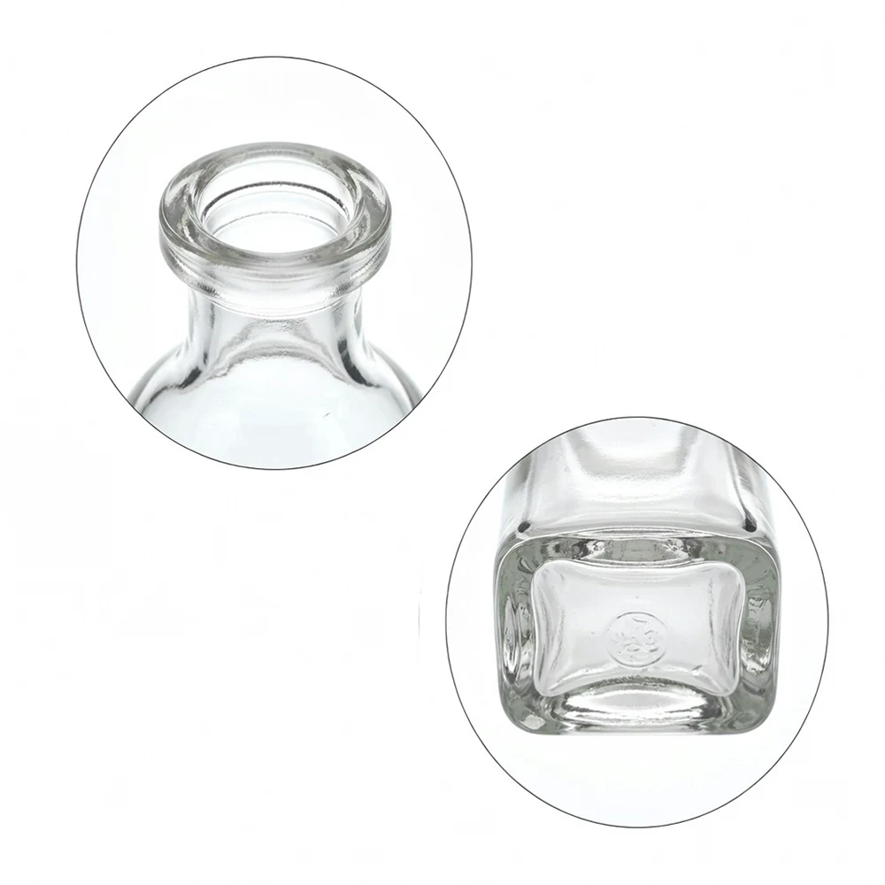 زجاجات صغيرة من المشروبات الكحولية